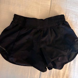 lululemon Black Camo Size 4 Shorts